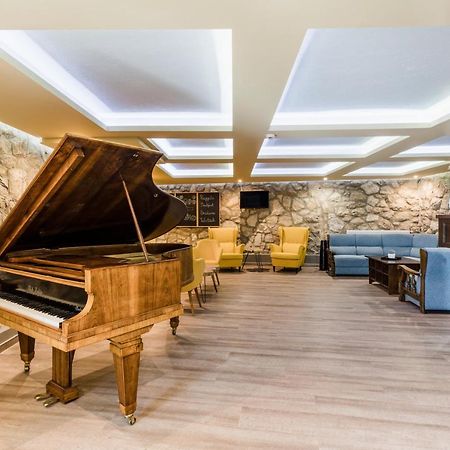 Amstel Hattyú Panzió -Érintésmentes bejelentkezés Győr Esterno foto