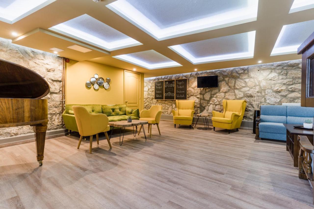 Amstel Hattyú Panzió -Érintésmentes bejelentkezés Győr Esterno foto